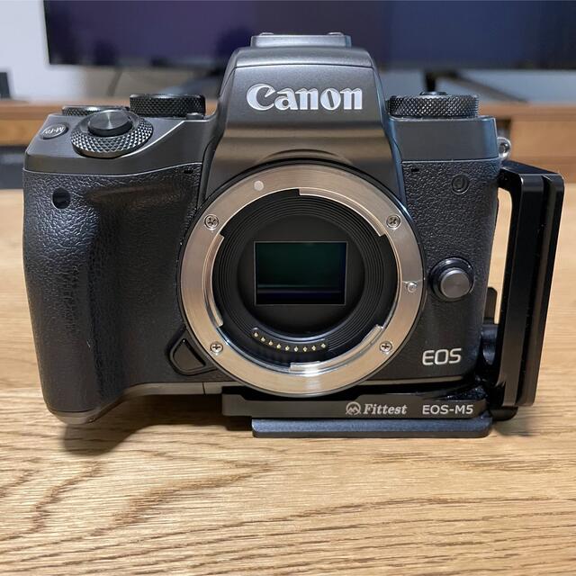 Canon(キヤノン)の【美品】Canon EOS M5 ボディ［2420万画素］ スマホ/家電/カメラのカメラ(ミラーレス一眼)の商品写真