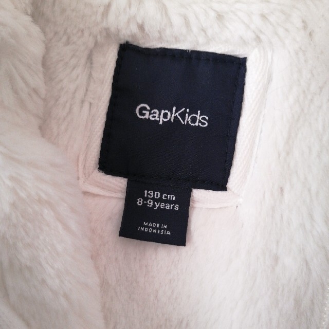 GAP Kids(ギャップキッズ)のGapKids 白パーカー　ファー　130cm キッズ/ベビー/マタニティのキッズ服女の子用(90cm~)(ジャケット/上着)の商品写真