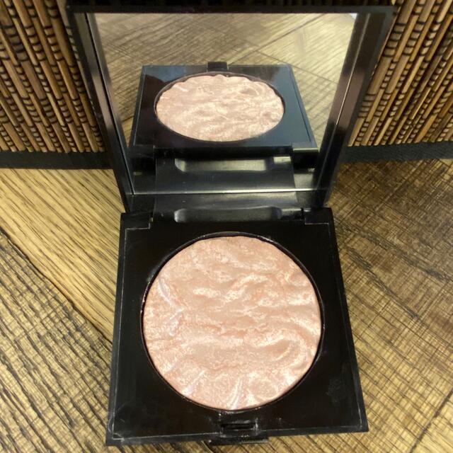 laura mercier(ローラメルシエ)のローラ　メルシエ  フェイスイルミネーター　04 コスメ/美容のベースメイク/化粧品(フェイスパウダー)の商品写真