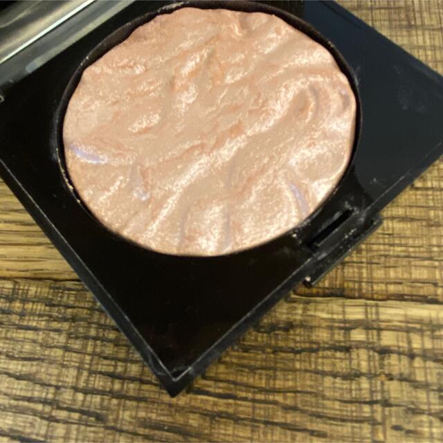 laura mercier(ローラメルシエ)のローラ　メルシエ  フェイスイルミネーター　04 コスメ/美容のベースメイク/化粧品(フェイスパウダー)の商品写真