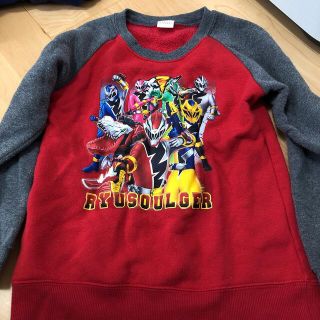 バンダイ(BANDAI)の長袖　トレーナー　裏起毛　リュウソウジャー 赤　120cm(Tシャツ/カットソー)