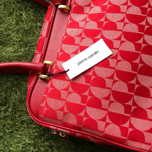 【未使用品】ピエールカルダン　布製　赤いバッグ レディースのバッグ(ハンドバッグ)の商品写真
