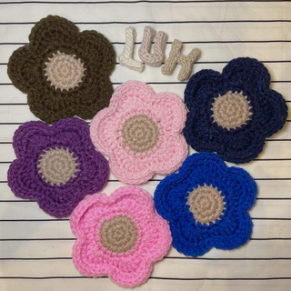かぎ針編み　お花なコースター6枚(テーブル用品)