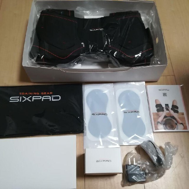 SIXPAD(シックスパッド)のシックスパッド ボトムベルト Mサイズ MTG　新品 コスメ/美容のダイエット(エクササイズ用品)の商品写真