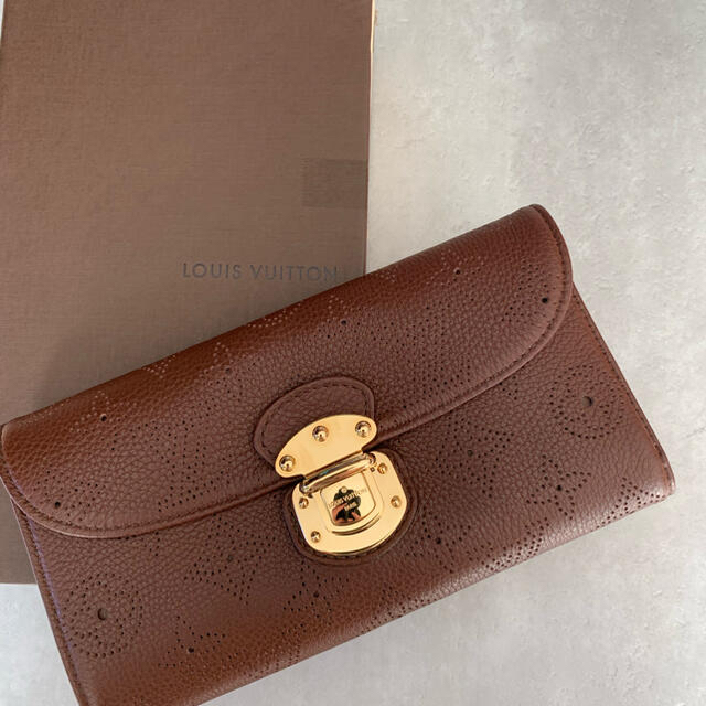 LOUIS VUITTON(ルイヴィトン)の新品未使用品　LOUIS VUITTON  マヒナ　アメリア　長財布 レディースのファッション小物(財布)の商品写真