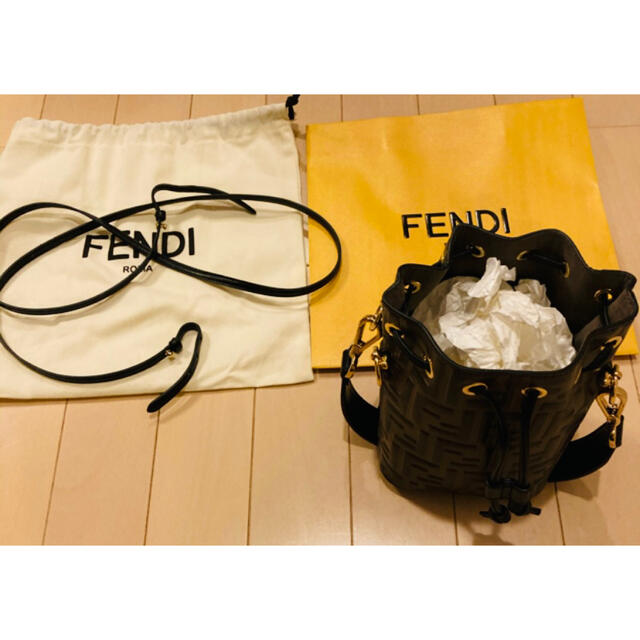 FENDI(フェンディ)のFENDI モントレゾール　極美品 レディースのバッグ(ショルダーバッグ)の商品写真