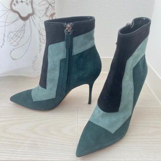 マノロブラニク(MANOLO BLAHNIK)の残１【新品】マノロブラニク スエード トライカラー ブーツ グリーン サイズ37(ブーツ)