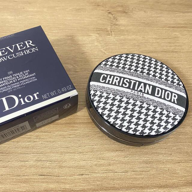 Christian Dior(クリスチャンディオール)のディオール　数量限定　大人気　千鳥格子　クッションファンデーション　0N グロウ コスメ/美容のベースメイク/化粧品(ファンデーション)の商品写真