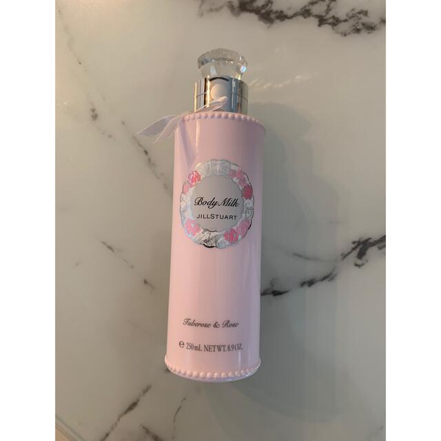 JILL by JILLSTUART(ジルバイジルスチュアート)のジルスチュアート リラックスボディミルクR 250ml コスメ/美容のボディケア(ボディローション/ミルク)の商品写真