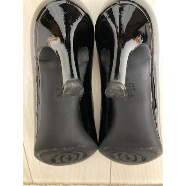 DIANA(ダイアナ)のDIANA✨パンプス 22.5cm ブラックエナメル レディースの靴/シューズ(ハイヒール/パンプス)の商品写真