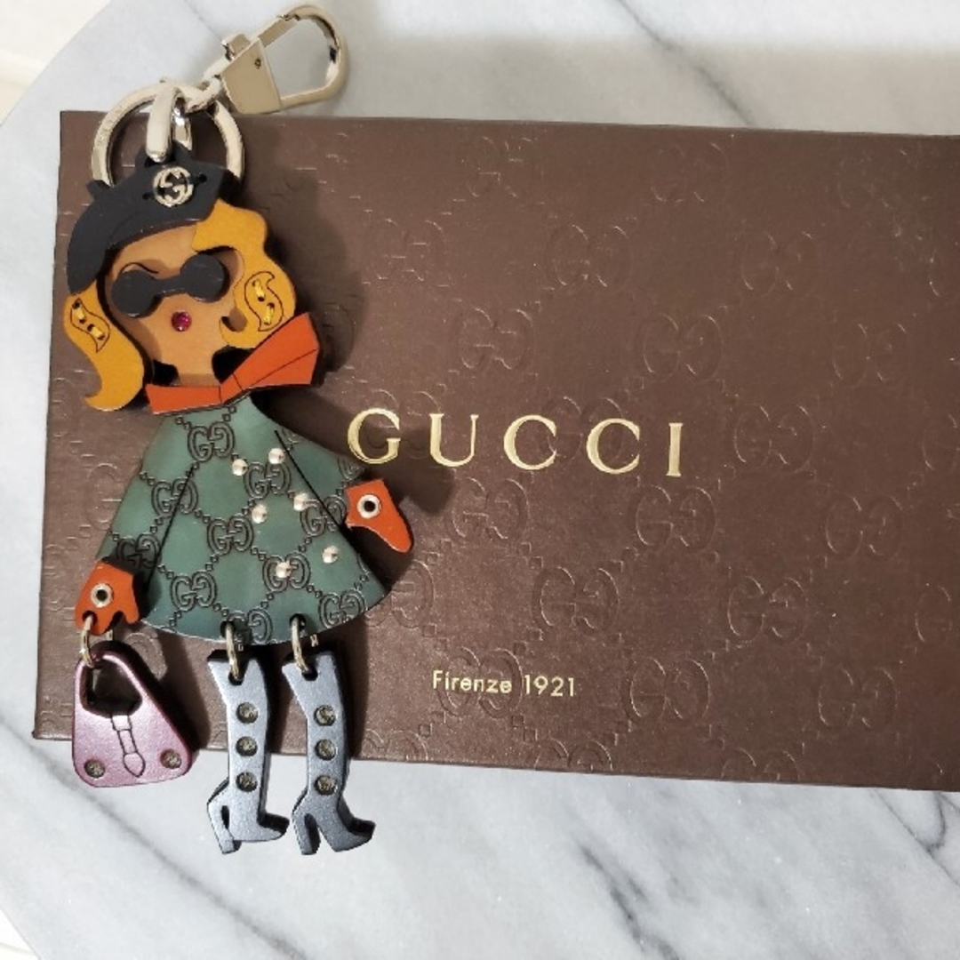 GUCCI - GUCCI GG柄 マドモアゼル バッグチャーム ライン GUCCI - GUCCI GG柄 マドモアゼル バッグチャーム ライン