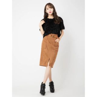 セシルマクビー(CECIL McBEE)の【美品】ベルト付きスエードタイトスカート　ベージュ(ひざ丈スカート)