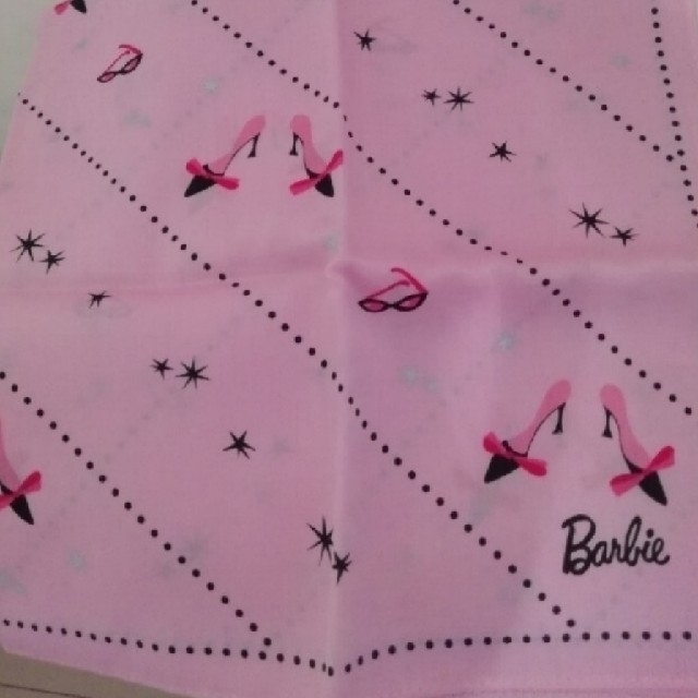Barbie(バービー)のBarbie ハンカチ レディースのファッション小物(ハンカチ)の商品写真