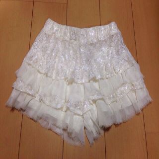 ラビリンス(Labyrinth)の段フリルショートパンツ 送料込み♪(ショートパンツ)