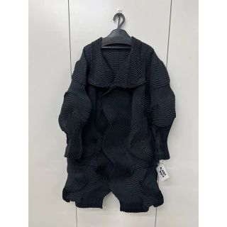 イッセイミヤケ(ISSEY MIYAKE)の新品未使用　Issey Miyake 人気カーディガン　(ロングコート)