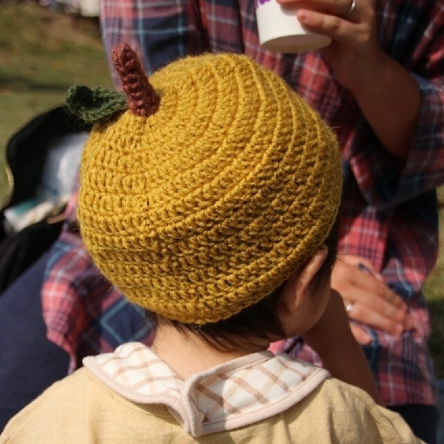 子供用ハンドメイドニット帽 キッズ/ベビー/マタニティのこども用ファッション小物(帽子)の商品写真