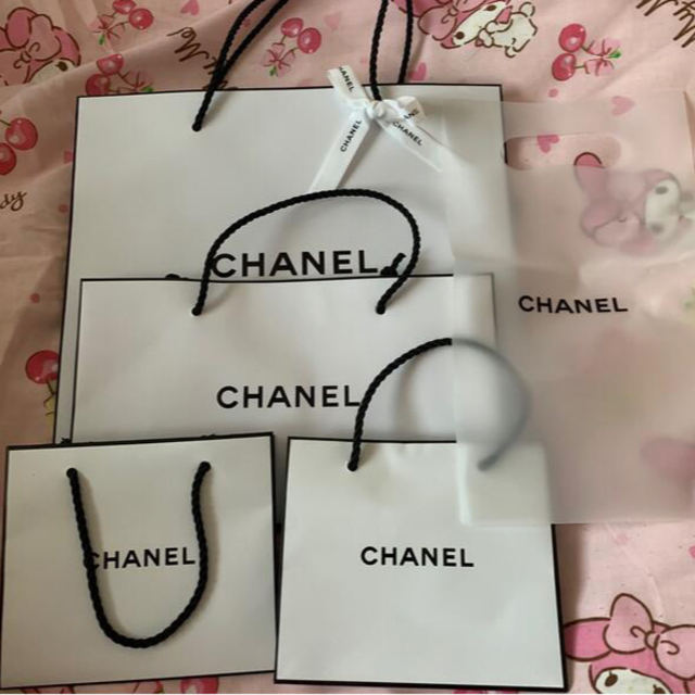 CHANEL(シャネル)のCHANEL ショップ袋　5枚 レディースのバッグ(ショップ袋)の商品写真