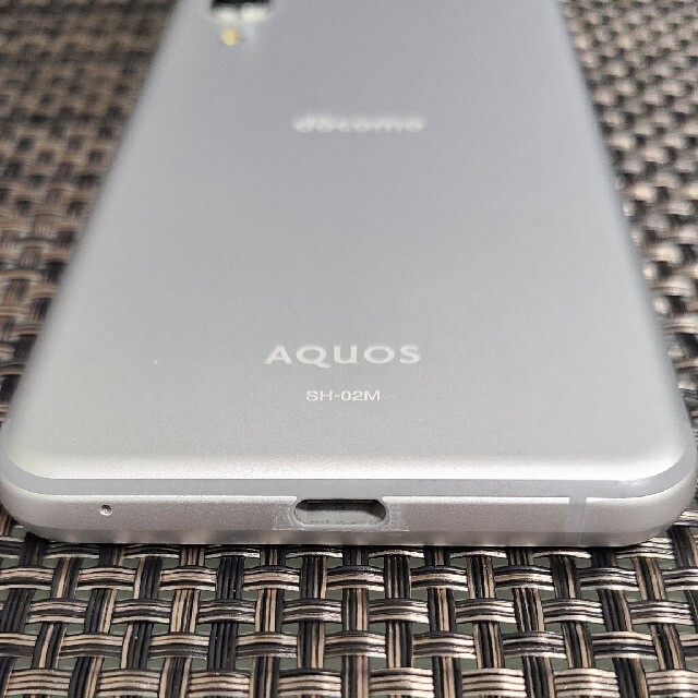 【値下げ】【目立った傷無し】AQUOS　sense３　docomo 2