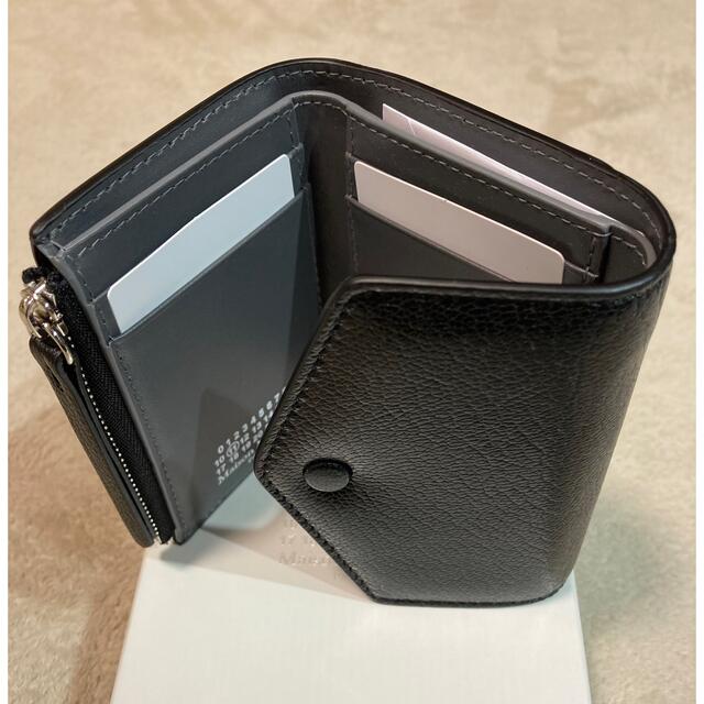 Maison Martin Margiela(マルタンマルジェラ)のメゾンマルジェラ 三つ折り財布 エンベロープウォレット レザー ブラック レディースのファッション小物(財布)の商品写真