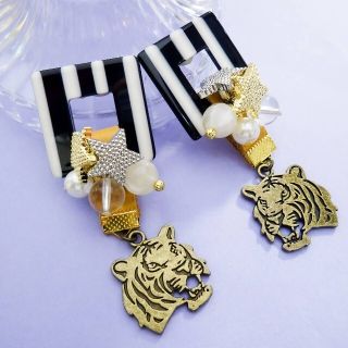 モノトーン スクエア　ストライプ　&　星のジャラジャラ　ブロンズ　tiger　虎(ピアス)