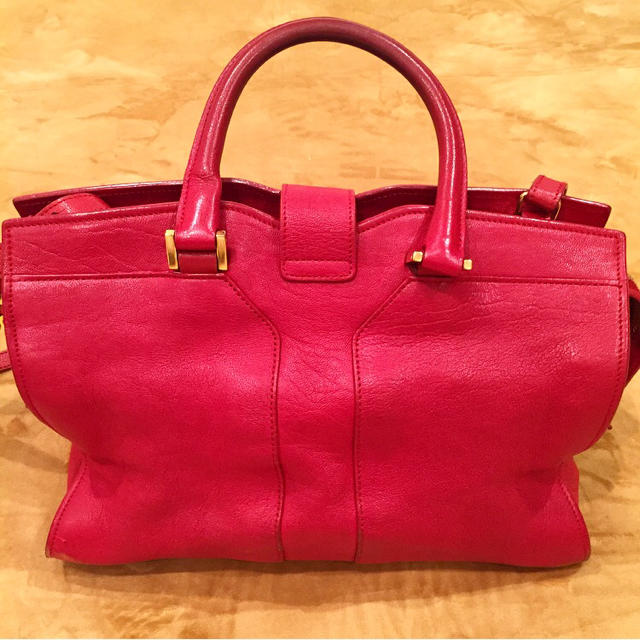 Saint Laurent(サンローラン)の最終値下げ❣️YSL❤️赤Bag👜ショルダー👜ハンド❤️ レディースのバッグ(ハンドバッグ)の商品写真