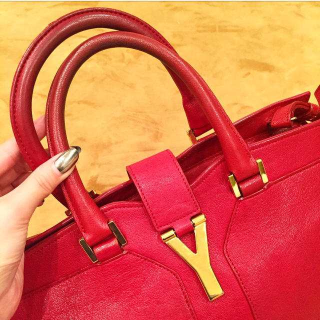 Saint Laurent(サンローラン)の最終値下げ❣️YSL❤️赤Bag👜ショルダー👜ハンド❤️ レディースのバッグ(ハンドバッグ)の商品写真