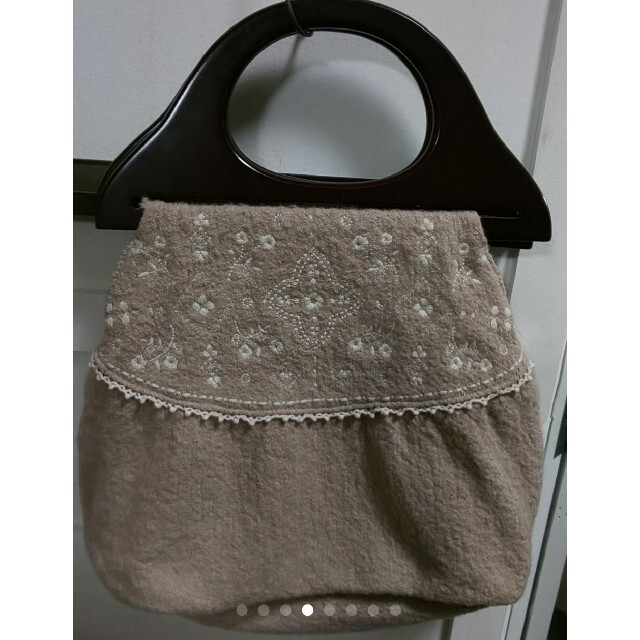 SM2(サマンサモスモス)の(セール♪)Samansa Mos2サマンサモスモス ウッドハンドル刺繍バッグ レディースのバッグ(トートバッグ)の商品写真