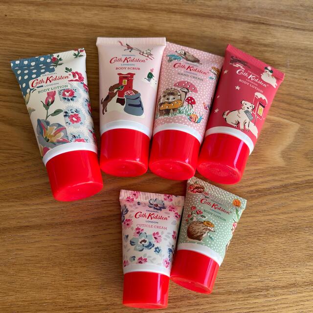 Cath Kidston(キャスキッドソン)のお値下げします。キャスキットソン コスメ/美容のボディケア(ハンドクリーム)の商品写真