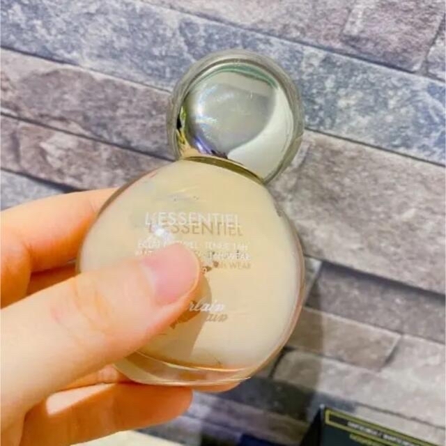 GUERLAIN(ゲラン)の（新品未使用未開封）ゲランレソンシエルファンデーション　01W コスメ/美容のベースメイク/化粧品(ファンデーション)の商品写真