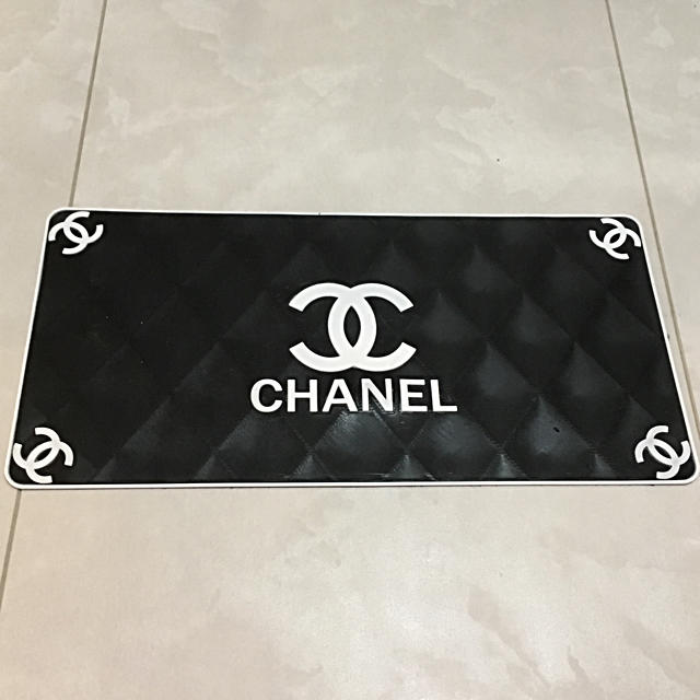 CHANEL(シャネル)の滑り止めマット 自動車/バイクの自動車(車内アクセサリ)の商品写真