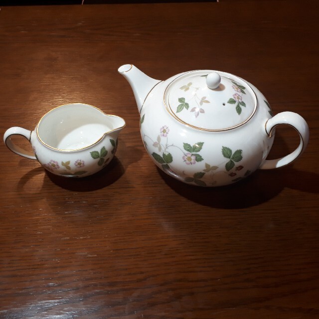 wedgwood ウェッジウッド ワイルドストロベリー ポット&クリーマー www