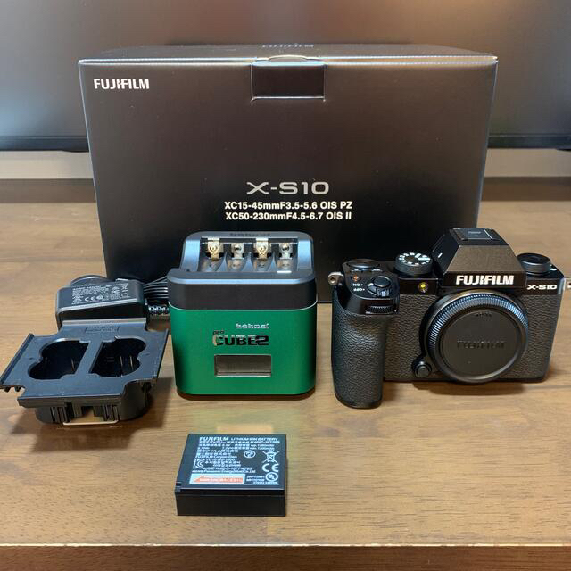 完璧 富士フイルム - FUJIFILM X-S10 ボディ・バッテリー