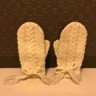 スピックアンドスパン(Spick & Span)の白の編み編みが可愛い手袋(手袋)