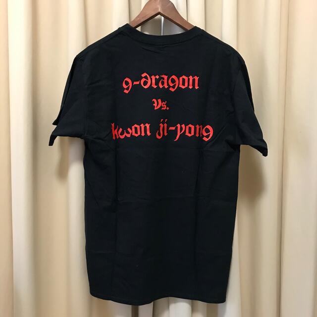 BIGBANG(ビッグバン)の【 YG公式 】XLサイズ G-DRAGON MOTTE Tシャツ エンタメ/ホビーのタレントグッズ(アイドルグッズ)の商品写真