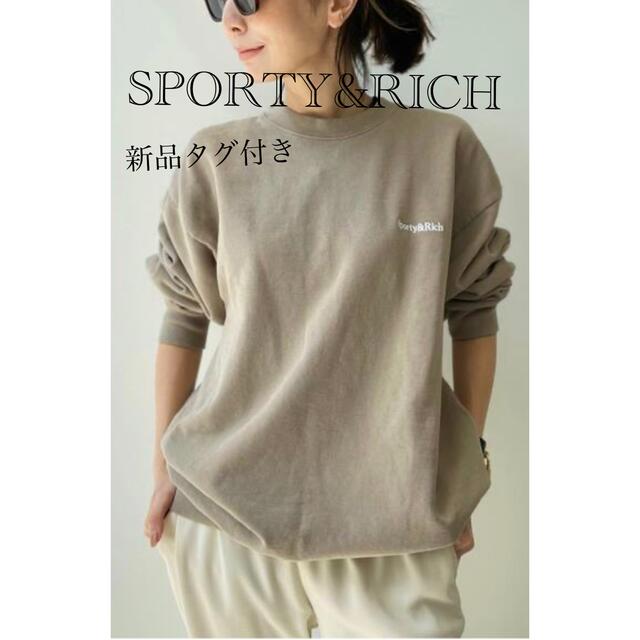 L'Appartement DEUXIEME CLASSE(アパルトモンドゥーズィエムクラス)の【SPORTY&RICH】SERIF LOGO CREWNECK P/O レディースのトップス(トレーナー/スウェット)の商品写真