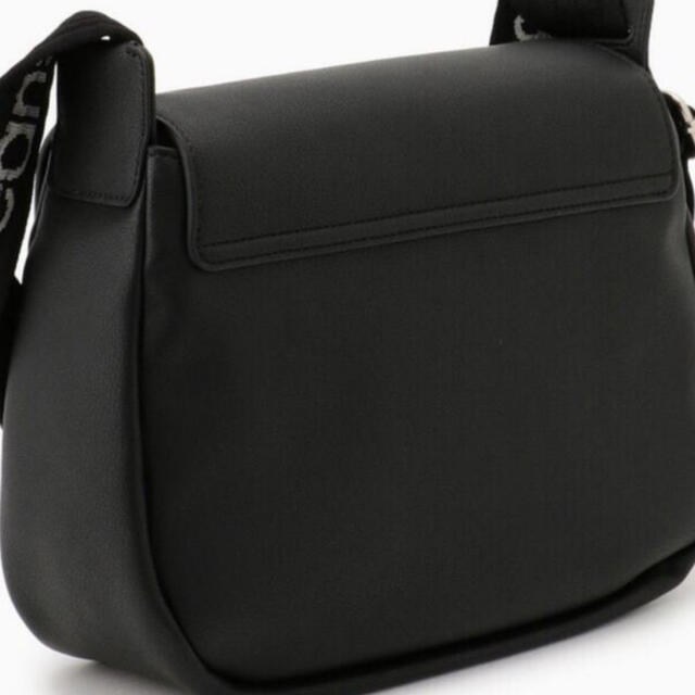 Calvin Klein(カルバンクライン)の新作　カルバンクライン　ショルダーバッグ レディースのバッグ(ショルダーバッグ)の商品写真