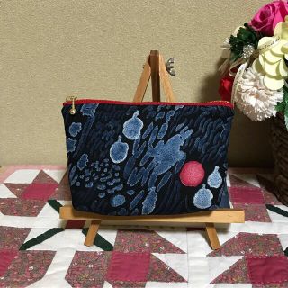 マリメッコ(marimekko)のマリメッコ  生地　KURJENMARJA 16cmファスナーマチ付きポーチ(ポーチ)