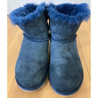 アグ(UGG)のUGG ムートンブーツ キッズ 子供 アグ 22㎝ ネイビー 靴 ブーツ(ブーツ)