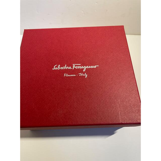 Ferragamo(フェラガモ)のフェラガモ　ショップ箱　送料無料 レディースのバッグ(ショップ袋)の商品写真