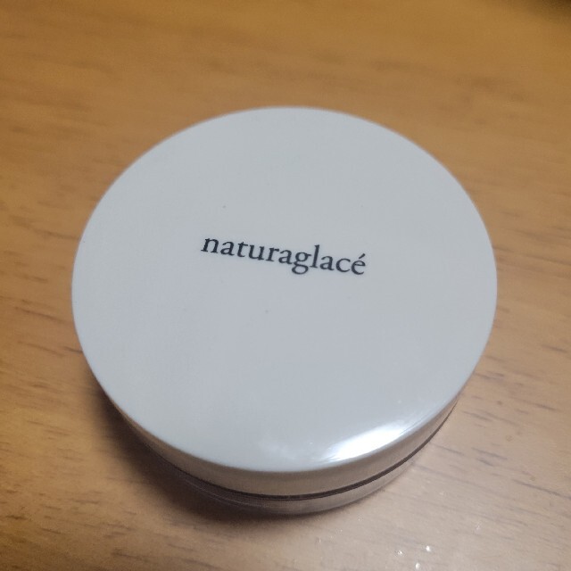 naturaglace(ナチュラグラッセ)のnaturaglace ルースパウダー 01 コスメ/美容のベースメイク/化粧品(フェイスパウダー)の商品写真