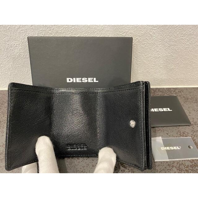 DIESEL(ディーゼル)の☆ニューイヤーセール☆【新品、未使用】ディーゼル コンパクト 折り財布 ブラック レディースのファッション小物(財布)の商品写真