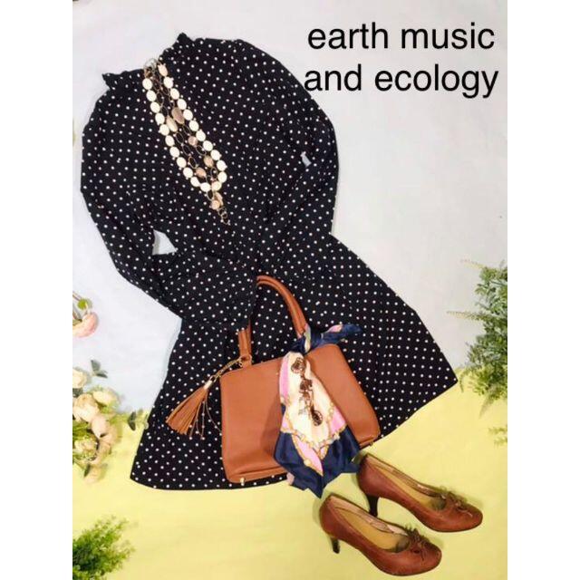 earth music & ecology(アースミュージックアンドエコロジー)のEarth music &ecology 紺水玉膝丈ワンピーススタンドカラー レディースのワンピース(ひざ丈ワンピース)の商品写真