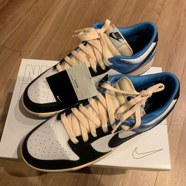 NIKE DUNK LOW BY YOU トラビス✖️フラグメント風