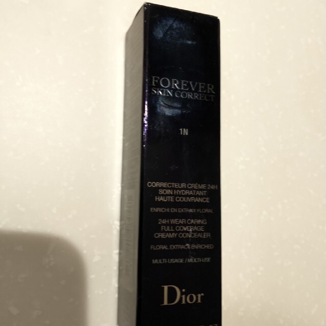 Christian Dior(クリスチャンディオール)の新品未使用クリスチャンディオールスキンコレクトコンシーラー　1N コスメ/美容のベースメイク/化粧品(コンシーラー)の商品写真