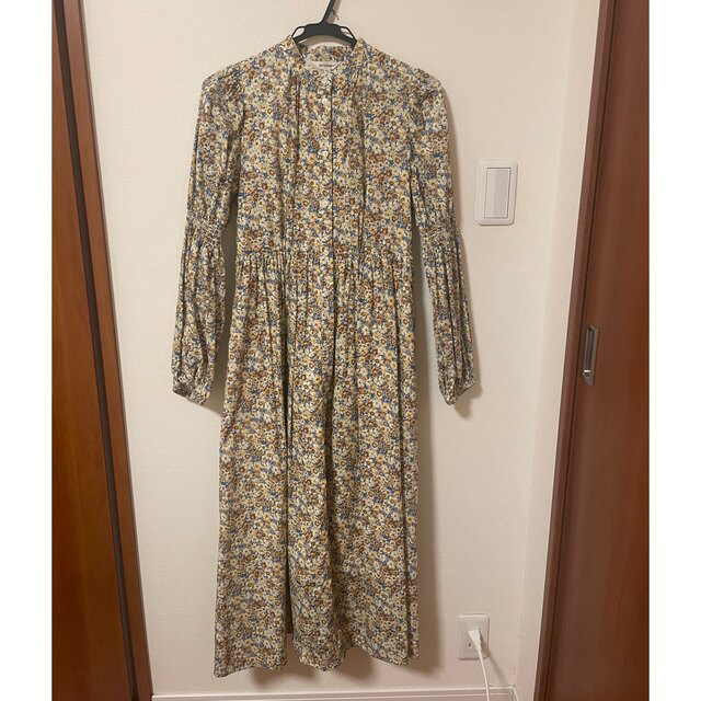 moussy(マウジー)のmoussy tiny flower dress イエロー レディースのワンピース(ロングワンピース/マキシワンピース)の商品写真