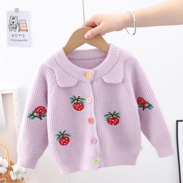 キッズニットカーディガン　イチゴ柄刺繍トップス　上着　アイボリー120 キッズ/ベビー/マタニティのキッズ服女の子用(90cm~)(カーディガン)の商品写真