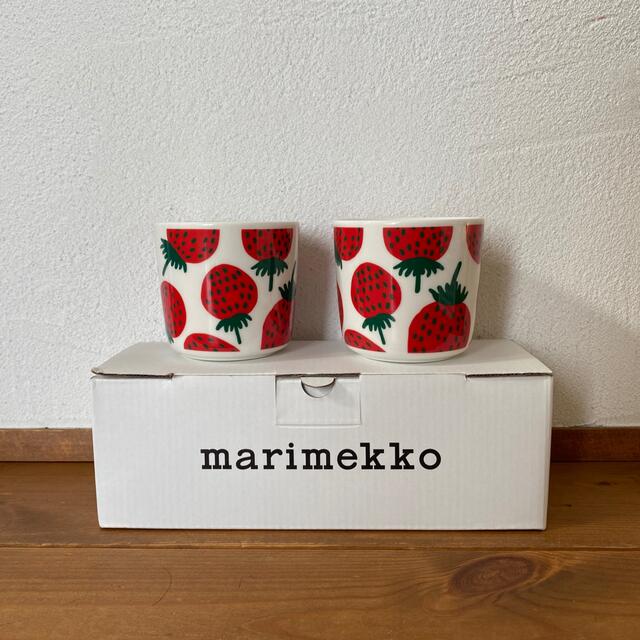 marimekko(マリメッコ)の【新品、未使用】マリメッコ　マンシッカ　ラテマグ　2個セット　marimekko インテリア/住まい/日用品のキッチン/食器(グラス/カップ)の商品写真