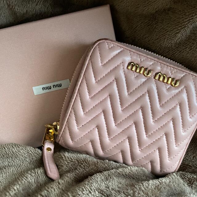 MIUMIU財布