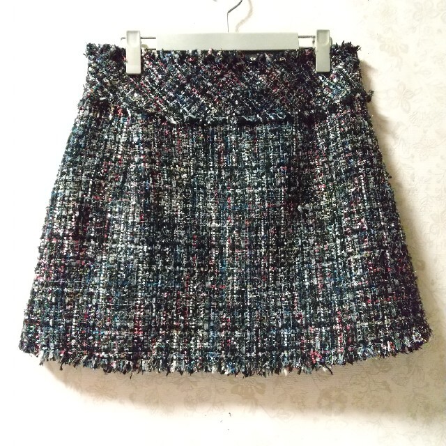 ZARA(ザラ)のZARA WOMAN ツィードスカート 光沢 パールビジュ M~L レディースのスカート(ミニスカート)の商品写真