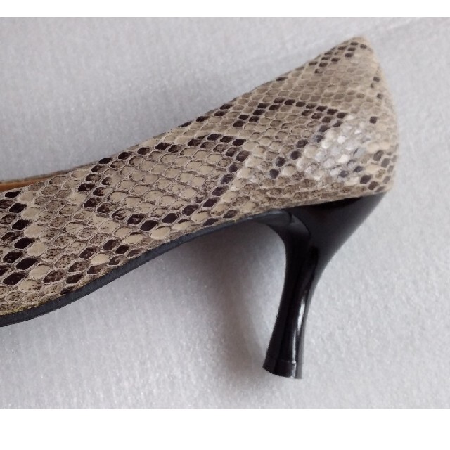 karei ハラコスネークパンプス　定価14200 レディースの靴/シューズ(ハイヒール/パンプス)の商品写真